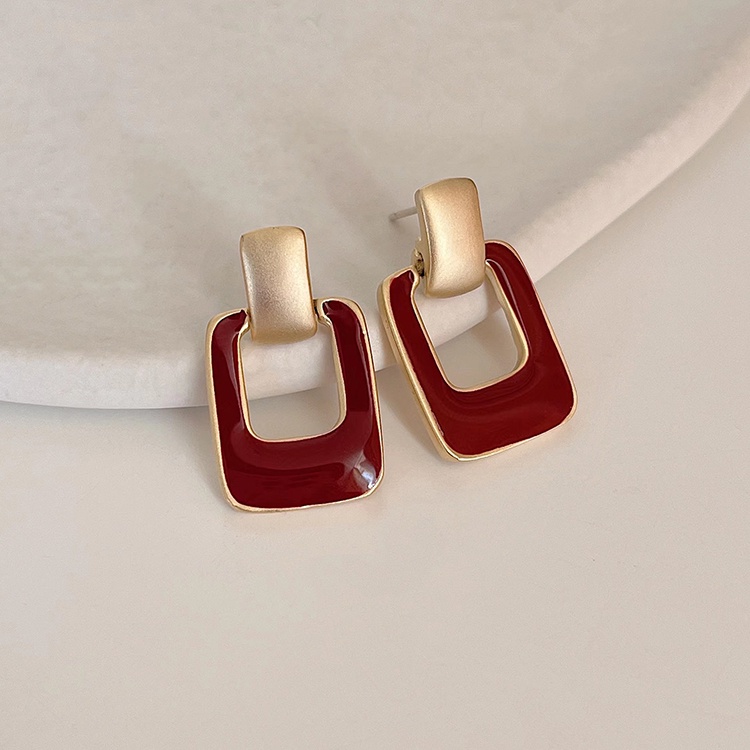 Anting Tusuk Elegan Warna Merah Wine Untuk Wanita