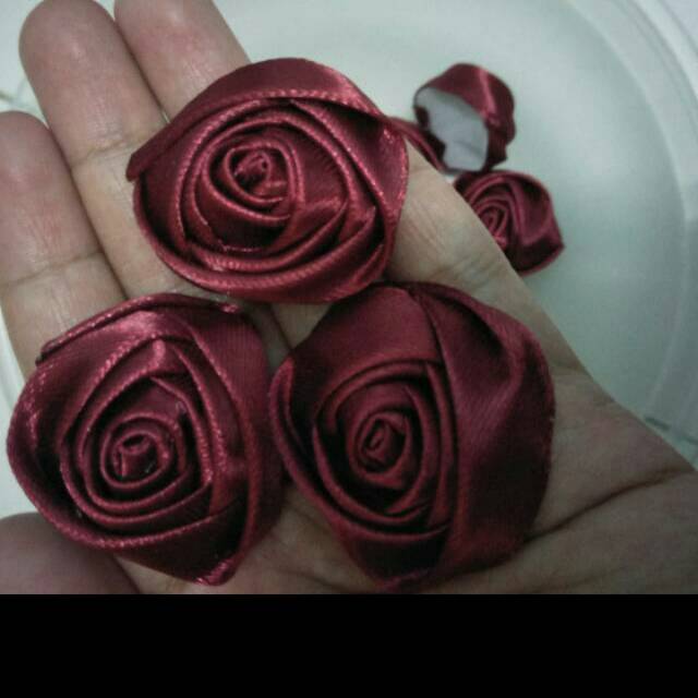 

Rose Bud Pita satin