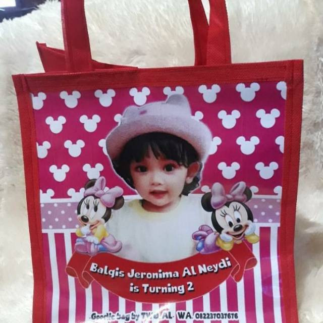 

Tas Spunbond Custom Nasi Kotak