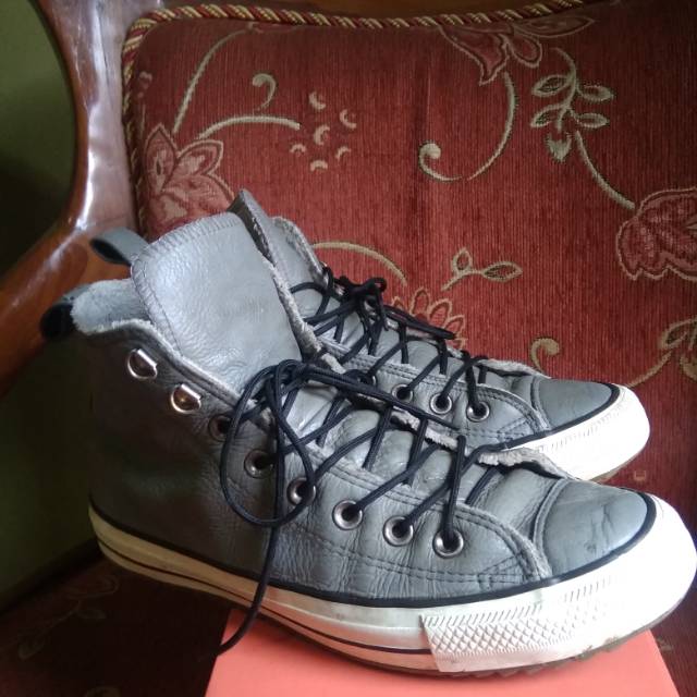 Converse hiker holis