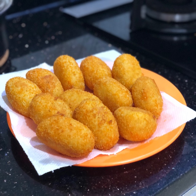 

Kroket isian ragout ayam dan wortel ISI 6pcs 100% HALAL tanpa bahan pengawet