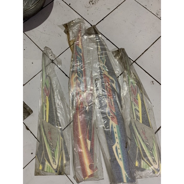 Striping Vega r Vega r new