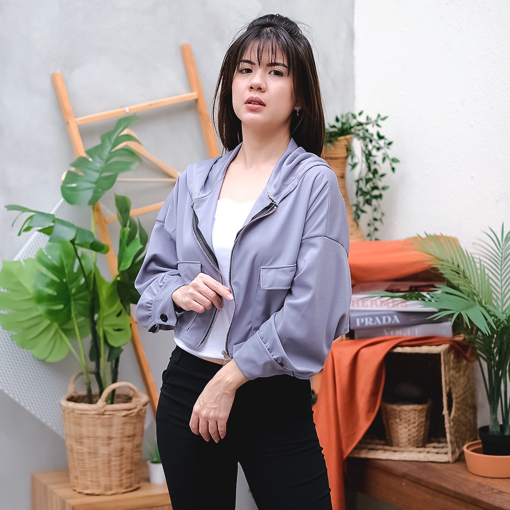 Tq88indonesia Baju Jaket Crop Wanita Terbaru / Beatrix Crepe Oversize Crop Jacket XXL / Baju Outer Wanita / Ootd