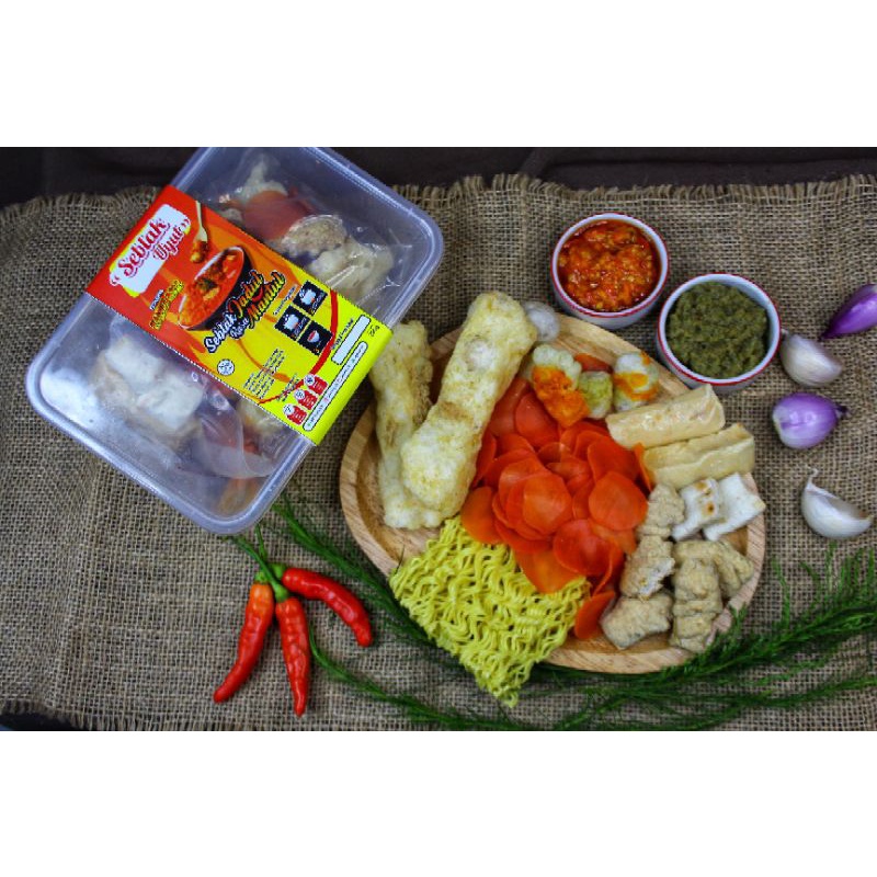 

seblak Uyut/seblak asli bandung/seblak bandung/seblak pedas/jajanan bandung/jajanan pedas