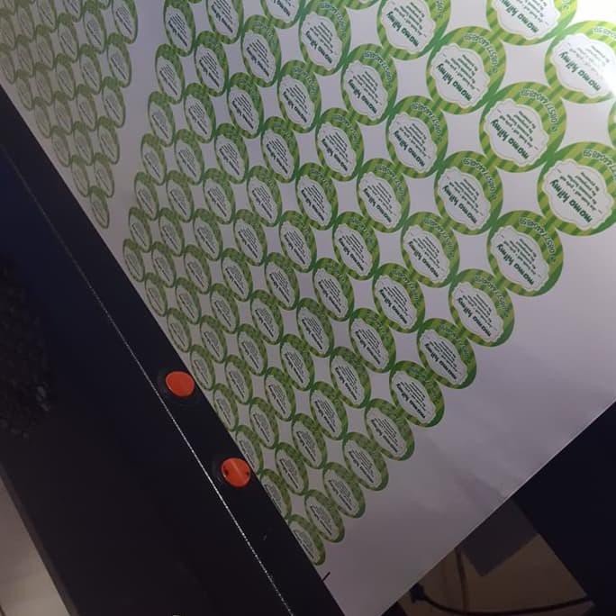 

[[BISA COD]] Cetak stiker ritrama + Laminating + kis Cutting GRATIS ONGKIR Kode 710