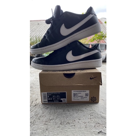 Nike Court Royale