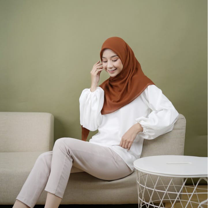 Basic Voal Hijab Segiempat Premium Voal by Mallow Hijab-Terracotta
