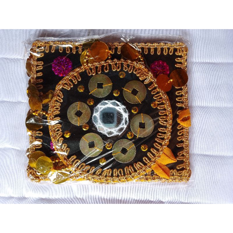 Lamak Anting ( wastra )