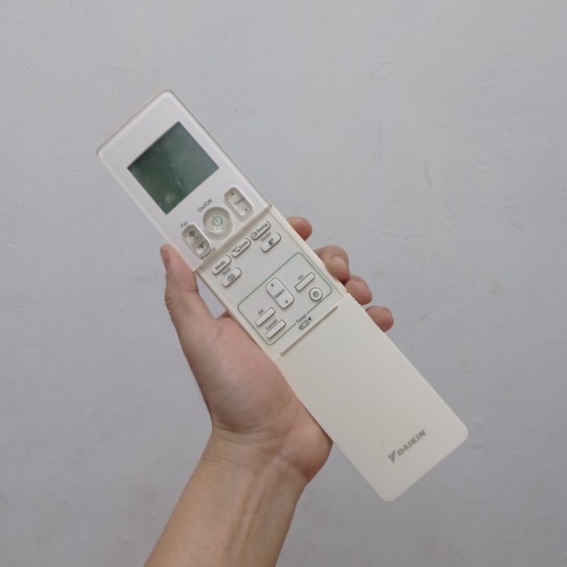 Remot Remote AC Original Daikin ARC466A15