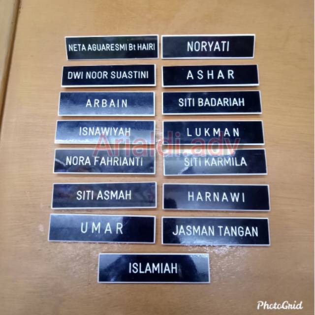 

Papan nama dada grafir -MAGNET