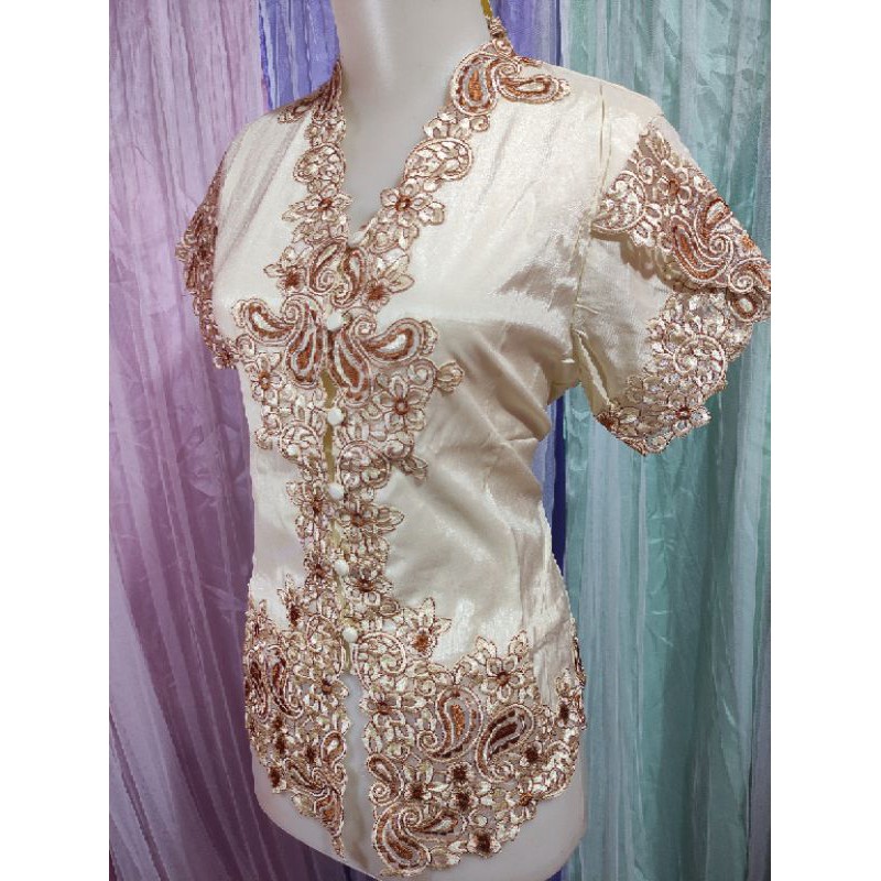 Atasan Kebaya Bordir Encim Modern Gading Putih / Kebaya Wisuda Elegan Mewah / Kebaya Kondangan Wanita Dewasa Kekinian / Kebaya Akad Nikah Terbaru Asmirandah-4