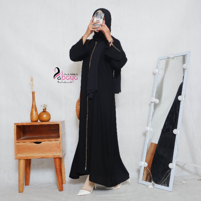 abaya Polos Ziper emas full dipadu kain hitam pekat simpel minimalis cantik bgt!