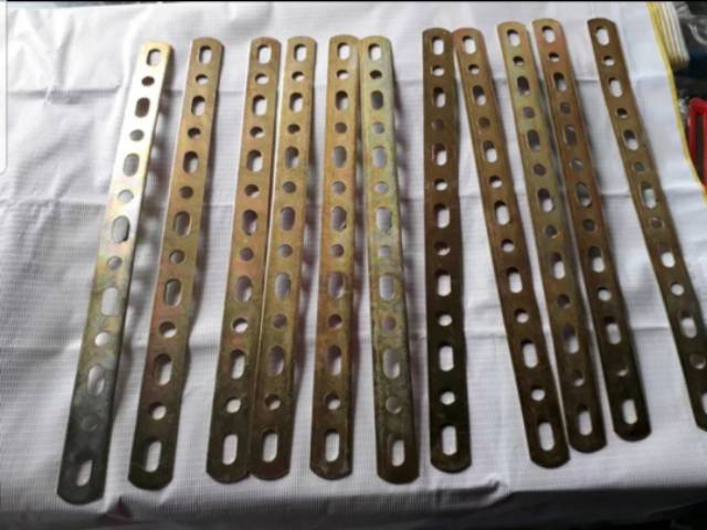 Breket plat bolong serba guna