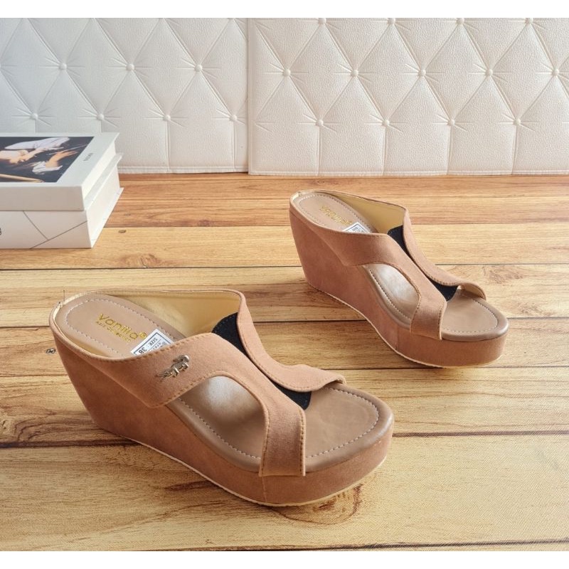 ABBUSHOES DH 196 Sandal Wedges Bahan Suede 7cm