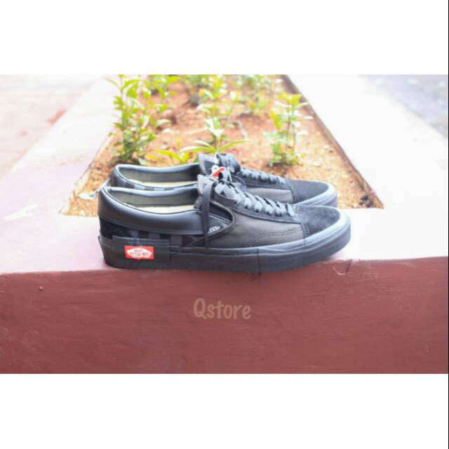 Vans slip on cut & paste (black/black)