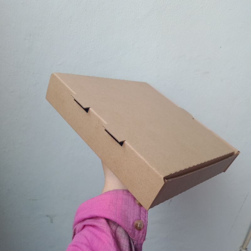 

Box Brownis 20,4 cm X 20,4 cm (8")/ Box Pizza 21/ Box Roti Minimal Order 10 pcs