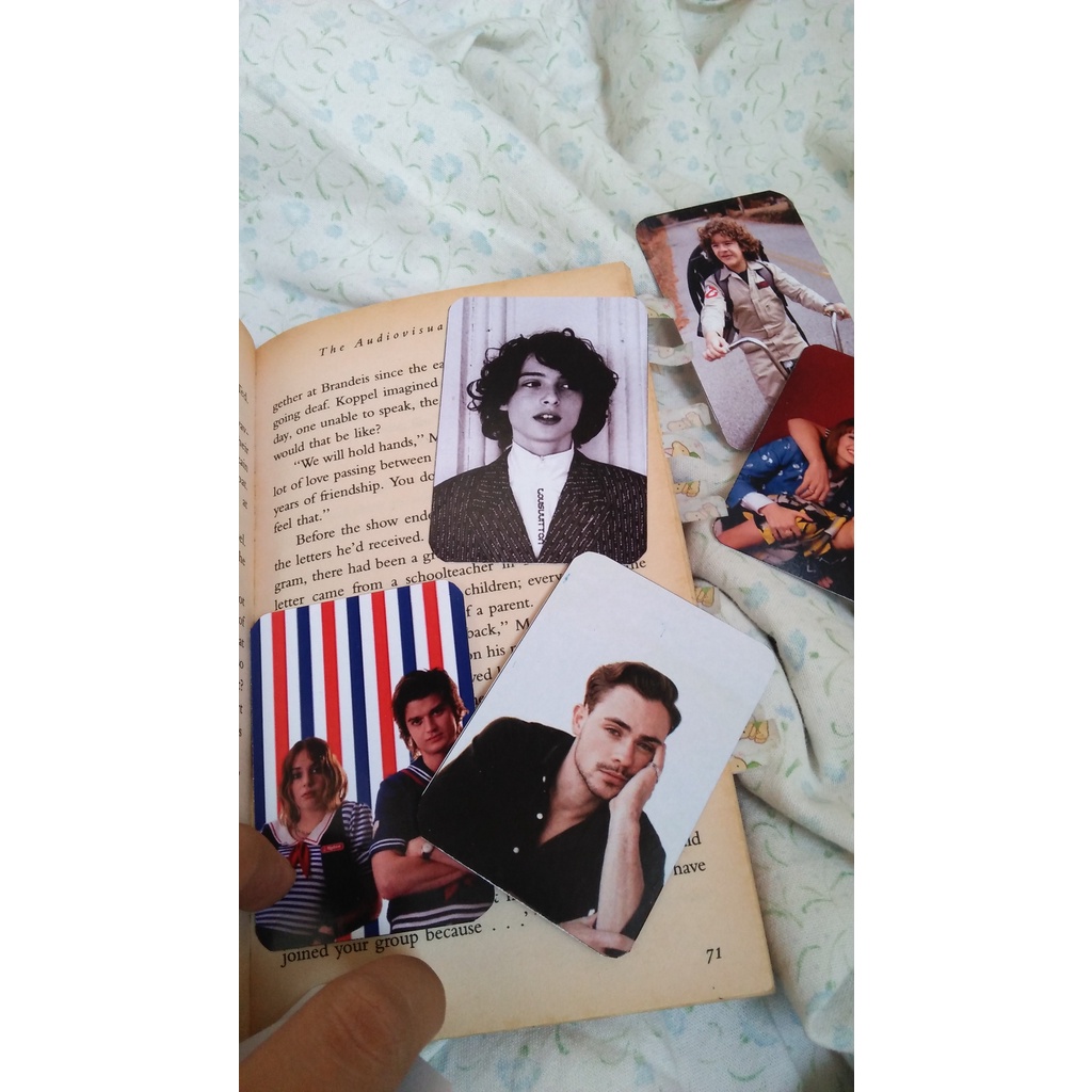 paket 36 photocard stranger things casts rounded side (bisa custom gambar)