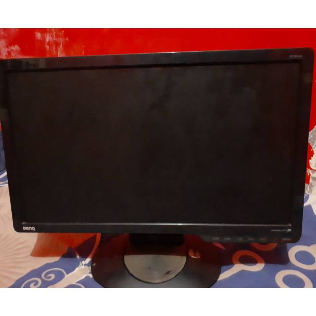 lcd monitor 19inch merk Benq dan 17inch LG