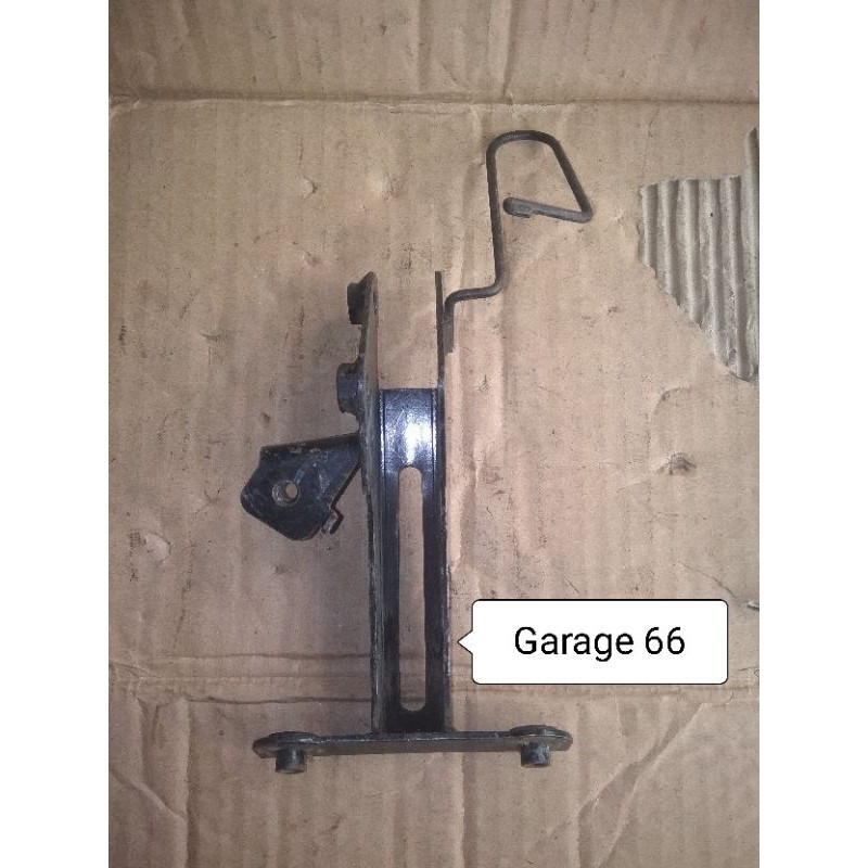 BREKET / DUDUKAN TAMENG DEPAN HONDA BEAT FI 2013-2015 ORIGINAL COPOTAN