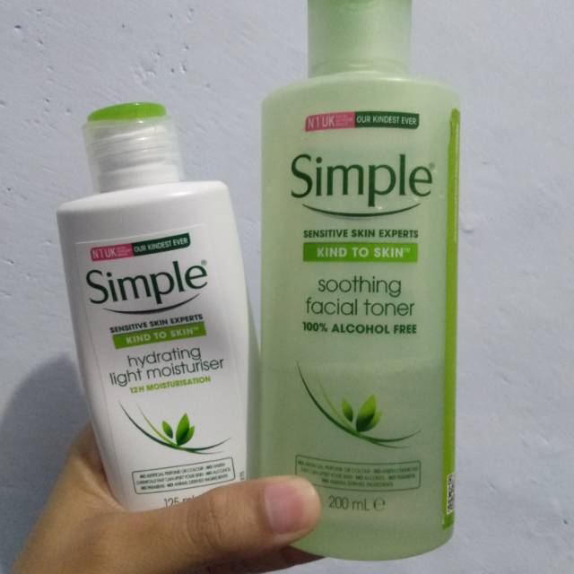 PRELOVED SIMPLE HYDRATING LIGHT MOISTURISER & SIMPLE SOOTHING FACIAL TONER