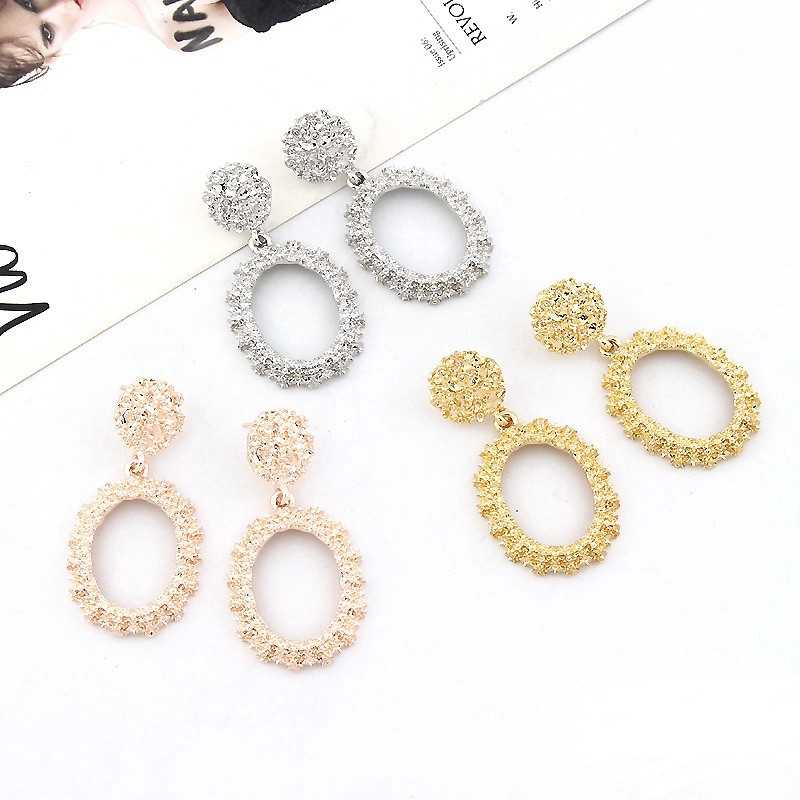 Anting Korea Retro Paduan Logam Putaran Oval Earrings Anting Wanita Bohemian