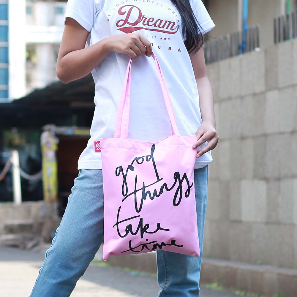 Toko Thabita Tote Bag Good Things Take Time Tas Totebag Wanita Miskha Pink Hitam Abu Bahan Dinir