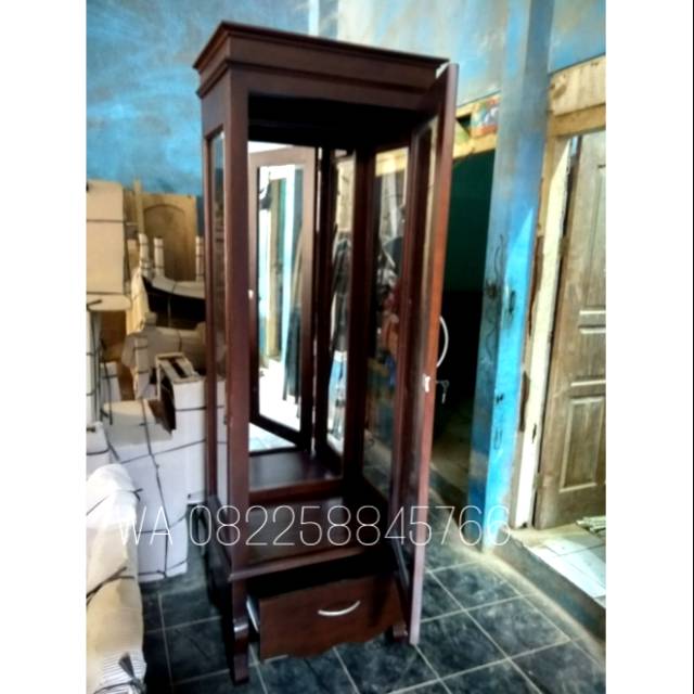 Lemari Hiasan Pajangan Kayu Jati Model Simpel Minimalis, Lemari Kaca Laci Ruang Tamu