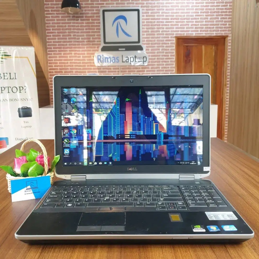 dell latitude nvidia core i7 ram 8gb ssd 128 gb Second Bekas