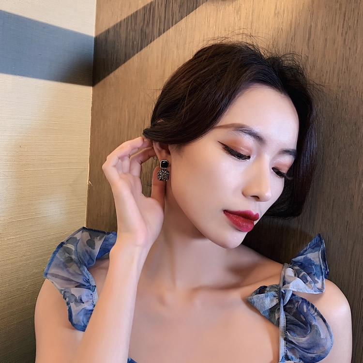 Anting Berlian glitter Kotak Hitam Vintage Aksesoris Korea Wanita