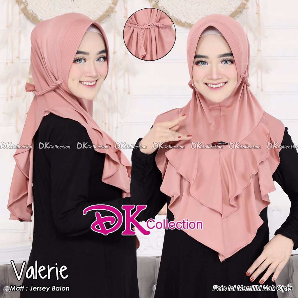 HIJAB REMPEL DEPAN VALERIE TALI