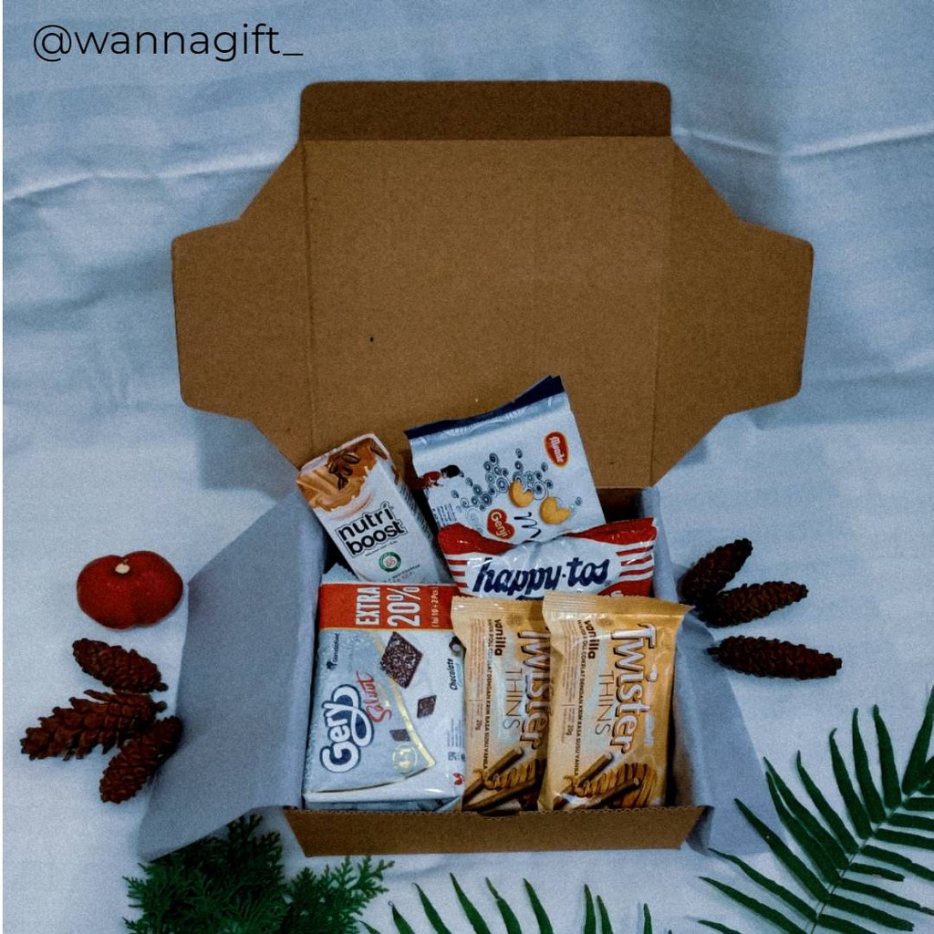 

Snack box White /Giftbox White /hadiah ulang tahun /Hadiah wisuda (White Theme)
