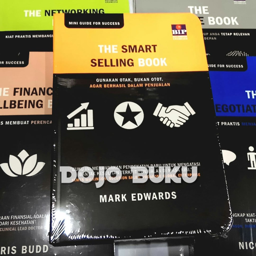 The Smart Selling Book by MARK EDWARDS