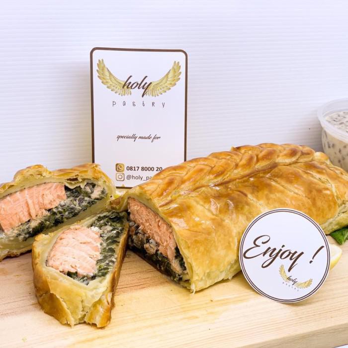 Jual Makanan Jadi / Salmon En Croute / Salmon Wellington With Mushroom Sauce (Saus Jamur) Murah