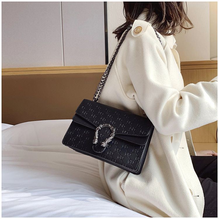 SG7135 syafniegalery tas selempang motif GD tali rantai impor