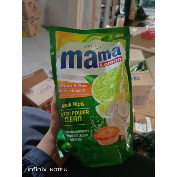 Mama Lemon Jeruk Nipis Pouch 680ml