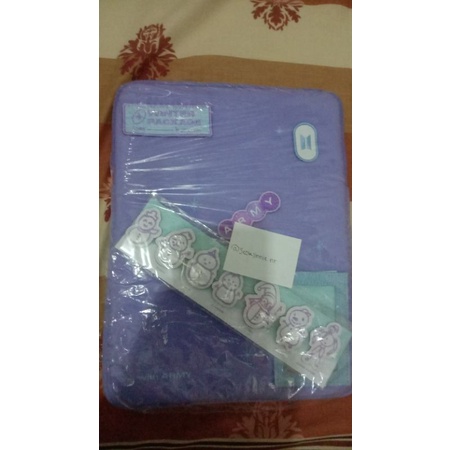 POUCH winter package BTS