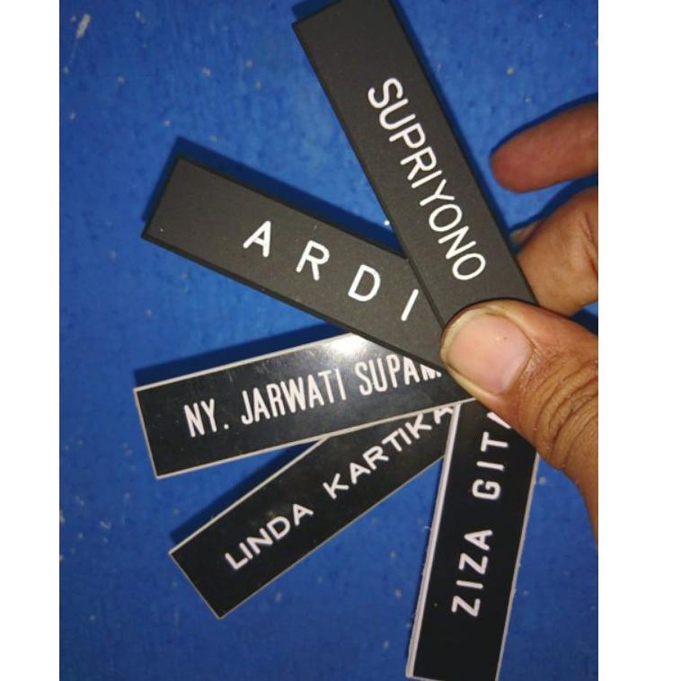 

(K2X5) Nama dada / nama hitam / nama grafir / name tag Grafir / nama PDH / nama dada grafir/ dop grafir /nama dada dop //Top@murah