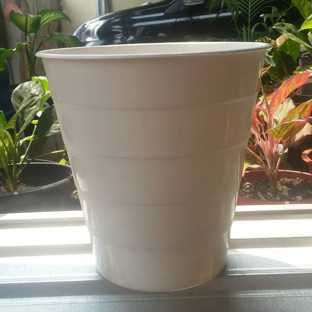 POT PUTIH TINGGI 27CM POT POLKADOT MONAS 27 CM GO CLEAN NO POT PUTIH TINGGI 27CM POT POLKADOT MONAS 27 CM GO CLEAN NO