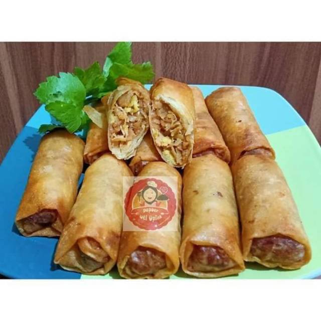 

Lumpia khas Semarang istimewa. isi: rebung, udang, telor, ayam