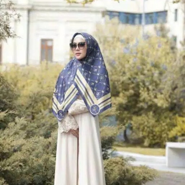 HIJAB VOAL SEGI EMPAT PRINT MOTIF SYAHRINI SYR KW SR SJR