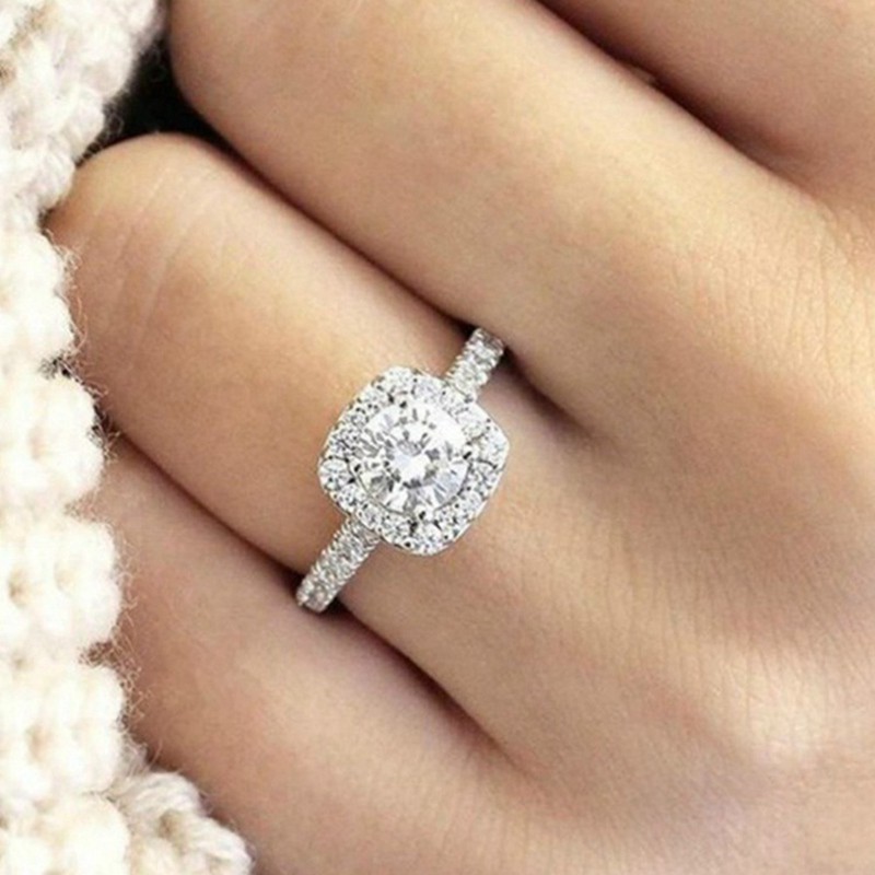 Cincin dengan Kristal Zirkonia Square Cut Ukuran 5-12