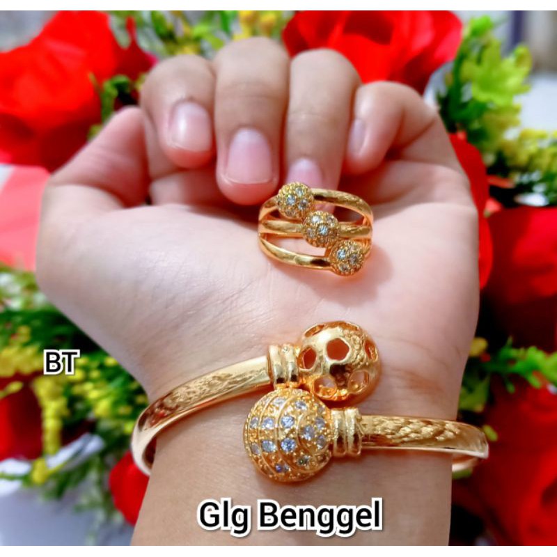 GELANG WANITA BENGGLE MOTIF BOLA FULL PERMATA FHASION WANITA