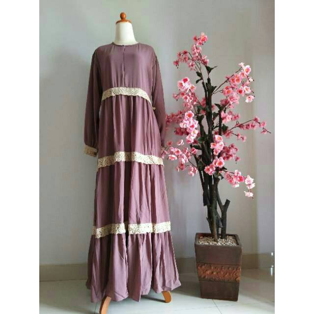 Gamis ceruti susun renda