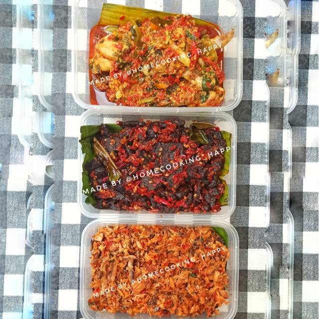 

Masakan Siap Saji Ayam Woku Paru Rica Cakalang Suwir
