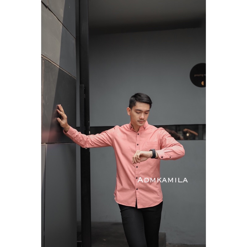 Kemeja pria polos slimfit kasual basic HeM lengan panjang pink salam