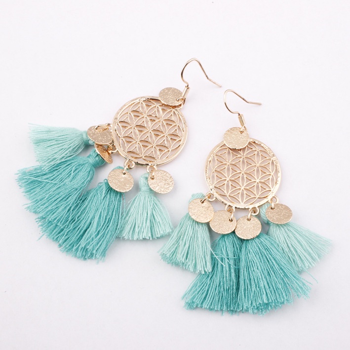 Anting Kait Gantung Desain Dream Catcher Hollow Warna Gold Hias Rumbai Wol Untuk Wanita