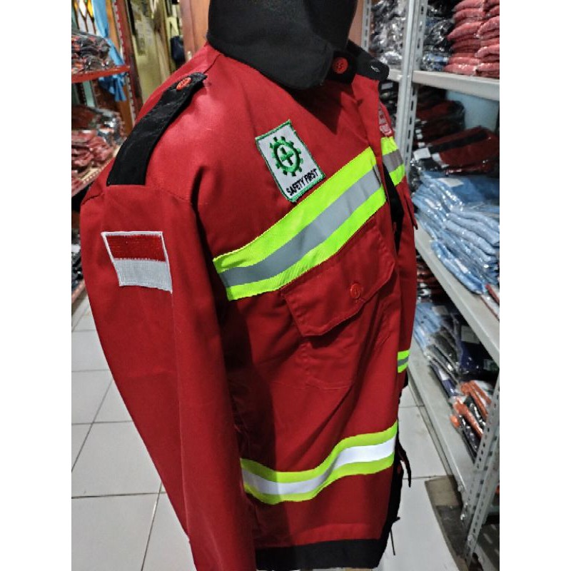 SERAGAM SAFETY HSE KANCING MERAH LIST HITAM ATASAN FREE LOGO K3 BENDERA DAN HSE SCOTLIGT 5CM HIJAU