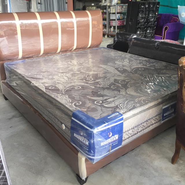 Springbed Bigland Plustop. Tebal kasur 30cm. Tersedia warna coklat, Biru dan merah.