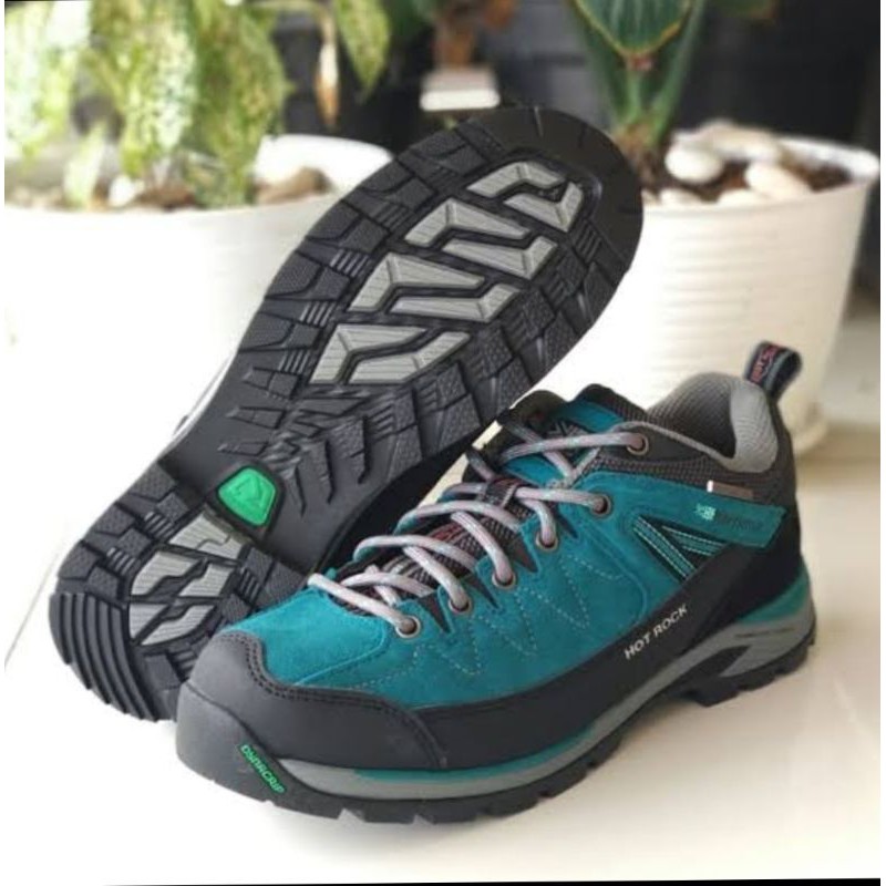 Sepatu gunung karrimor hot rock original