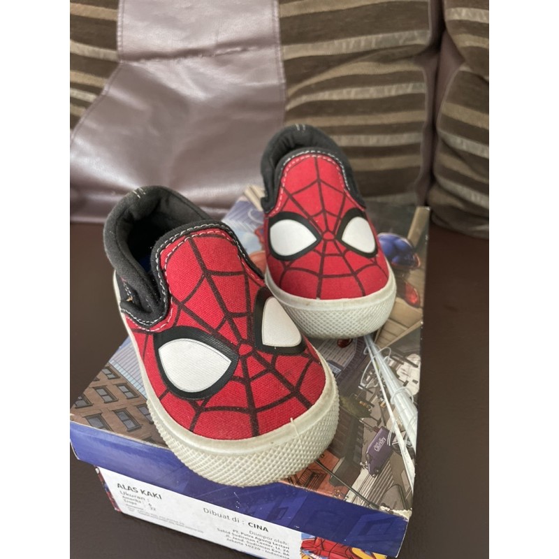 Sepatu Anak Marvel